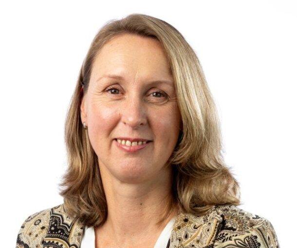 Headshot of Inge Molenaar
