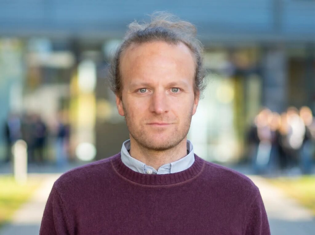 Headshot of Manuel Bohn